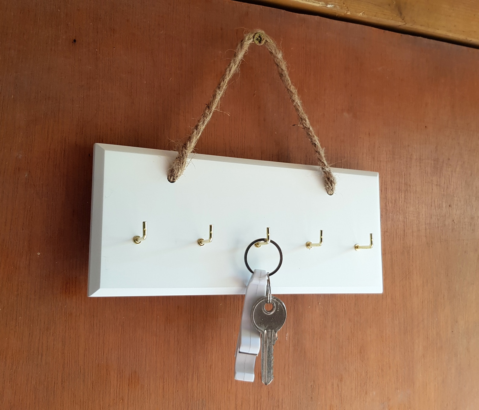 White Hanging Key Holder with 5 Hooks. Etsy