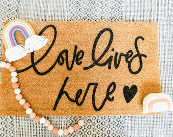 Love Lives Here Handlettered Doormat | Valentines Doormat