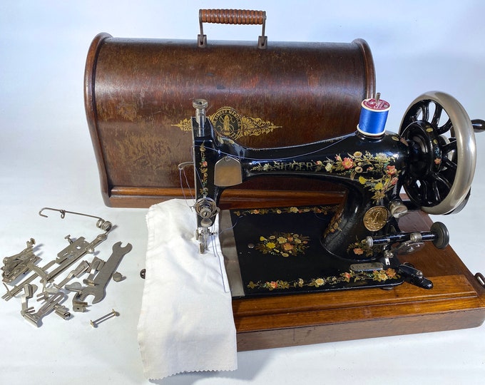 Antique Victorian Singer Sewing Machine 1891 Hand Cranked Beautifully