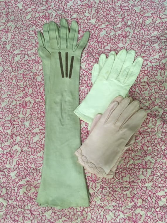 Assortment of Vintage Ladies Gloves - 3 Pairs