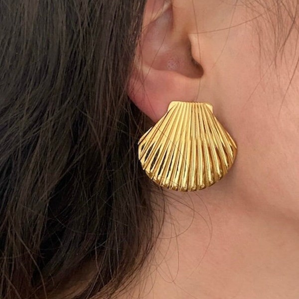 Scallop Shell Earrings, Stud Chunky Gold Earrings, Clam Shell Studs, Oversized Golden Summer Earrings, Ocean Earrings, Sea Earrings Gift