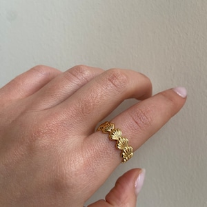Seashell Gold Ring, Adjustable Ring, Summer Stacking Ring, Scallop Ring, Ocean Shell Ring, Sea Lover Gift, Surfer Ring, Shell Band Ring