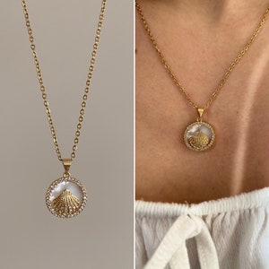 Seashell Necklace, Gold Plated Disc Pendant Necklace, Ocean Necklace, Boho Necklace, Crystal Coin Pendant, Unique Shell Necklace Gift