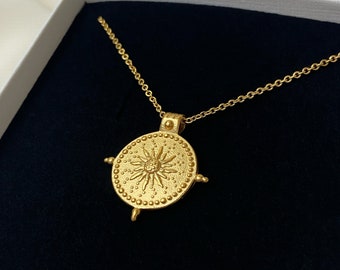 Collar de sol de oro, colgante de sol celestial, collar de monedas de medallón de oro, collar de estrellas, collar de capas, collar de rayos solares, collar de verano