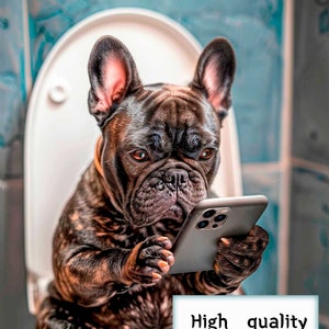 Zabawny pies Buldog Francuski na Toalecie z iPhonem, Wydruk Łazienkowy, Plakat Humor Toaletowy