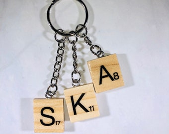 Wood tile keychain, customizable, gift for mom and dad, grandparent gift, initial keychain, birth date Stocking Stuffer