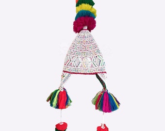 Cappello chullo andino fatto a mano – Berretto in lana lavorata a maglia con perline e nappe