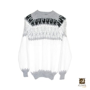 Women&#39;s White Alpaca Wool Sweater - Cozy Winter Alpaca Sweater Handmade in Peru.