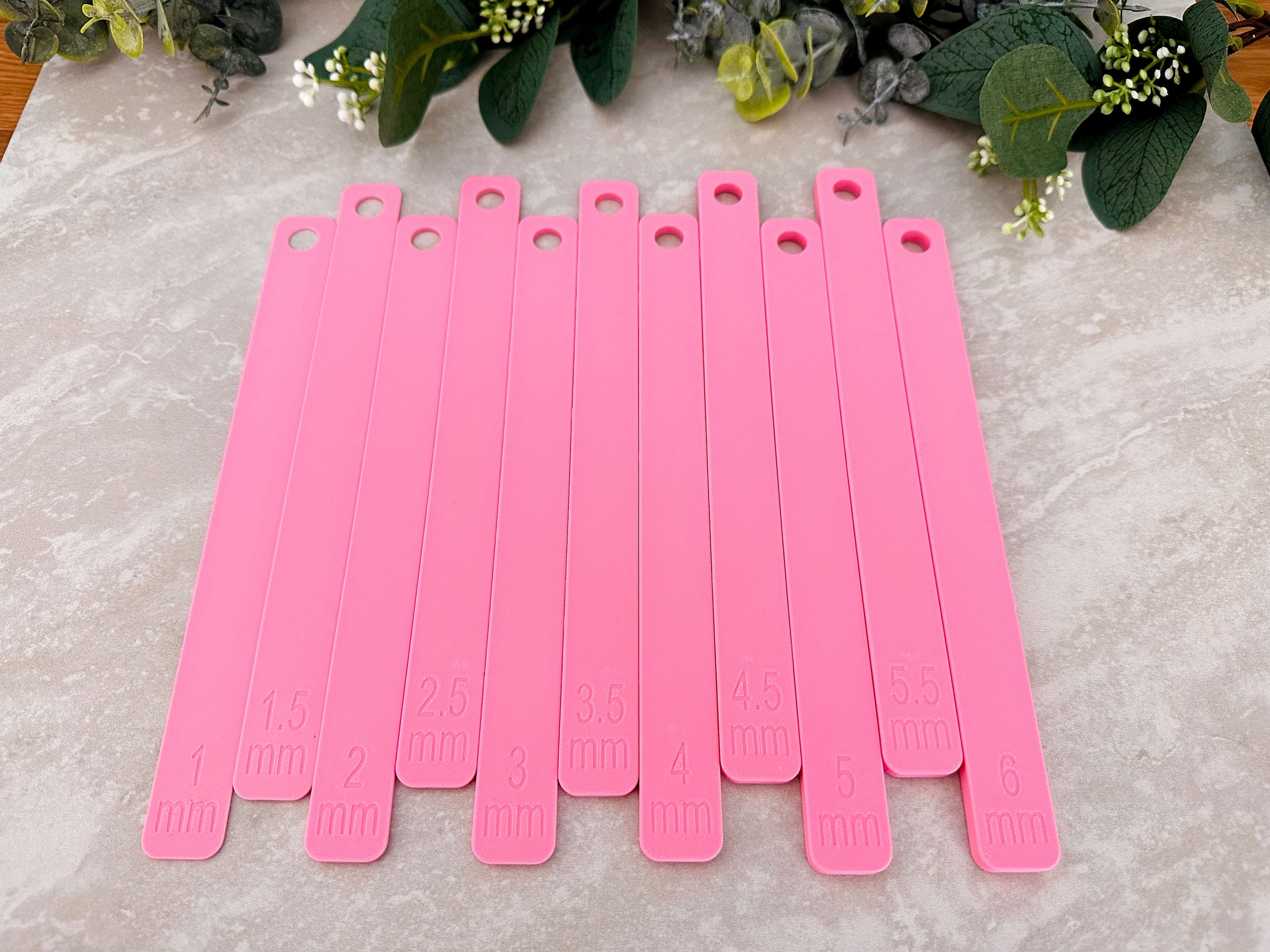 Paper Bead Roller with 3/8 Slotted Pin (Pink)
