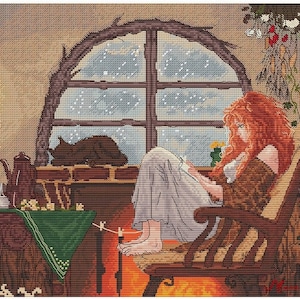 Puede incluir: Una mujer con el pelo largo y rojo se sienta en una mecedora junto a una ventana. Está leyendo un libro y un gato está durmiendo en el alféizar de la ventana. La escena está ambientada en una acogedora cabaña con una chimenea y una mesa con una tetera y tazas.
