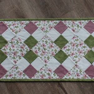 Runner da tavolo 108 cm x 32 cm, patchwork, fatto a mano, unico immagine 4