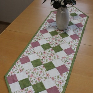 Runner da tavolo 108 cm x 32 cm, patchwork, fatto a mano, unico immagine 1