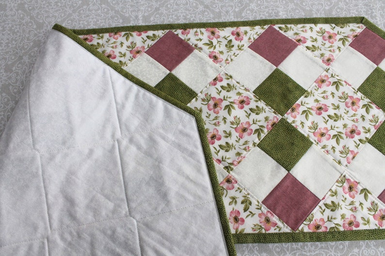 Table runner 108 cm x 32 cm, patchwork, handmade, unique image 3