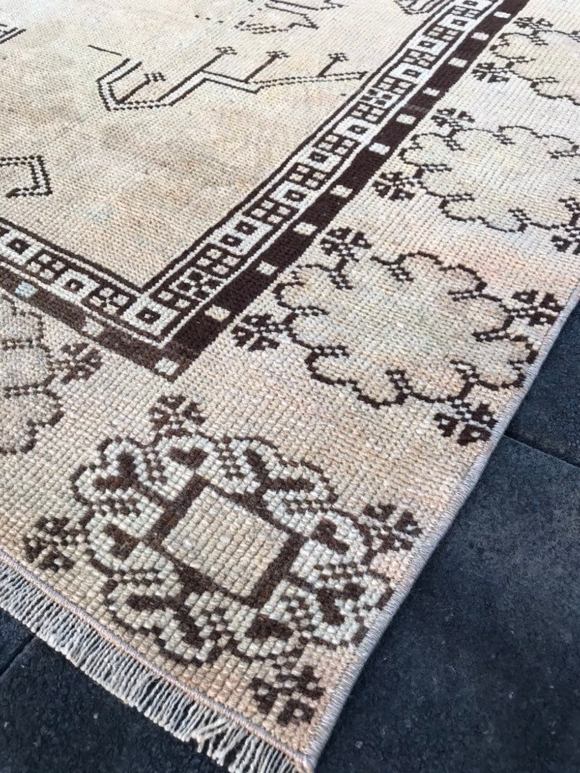 5 ft 2 in x 2 ft 9 in 157 x 88 cm Qushak Rug Vintage Rug