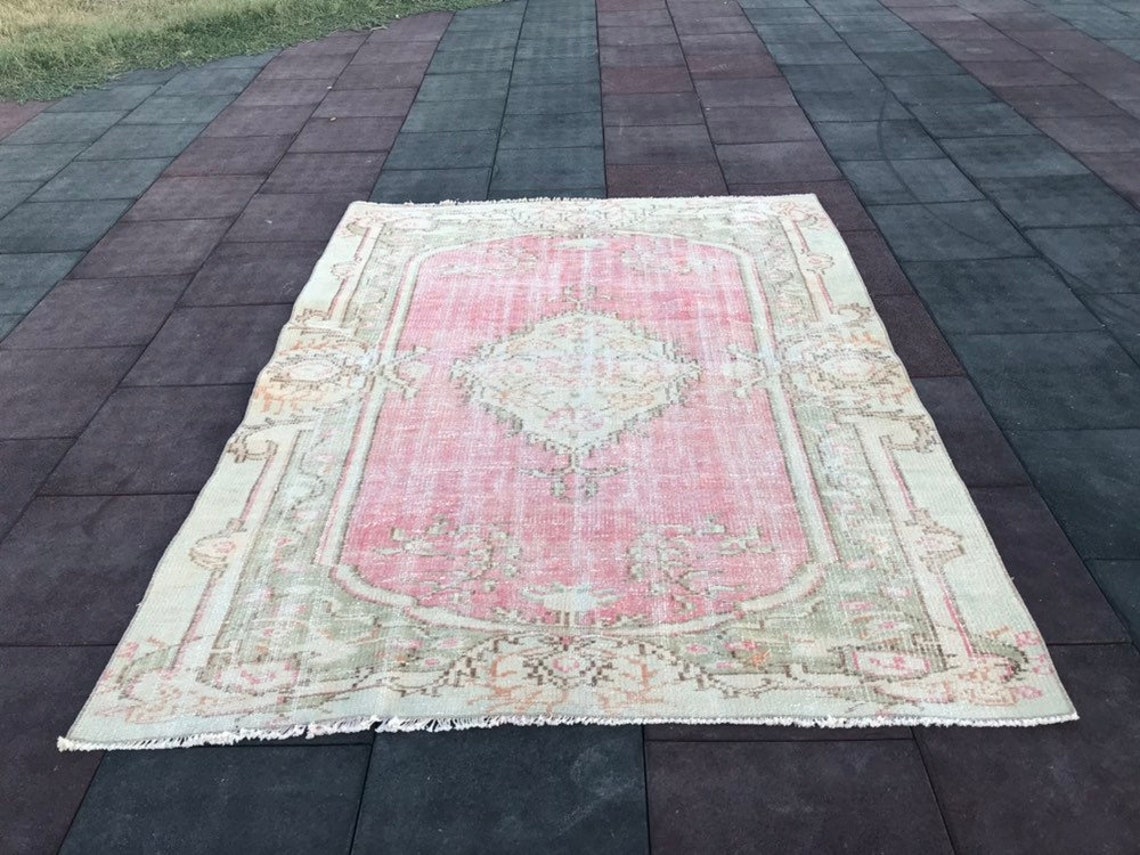 6 ft 7 in x 4 ft 9 in 204 x 150 cm Vintage Rug Hand Made
