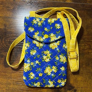 Small crossbody cell phone bag/ crossbody pouch/cell phone pouch/cell phones bag