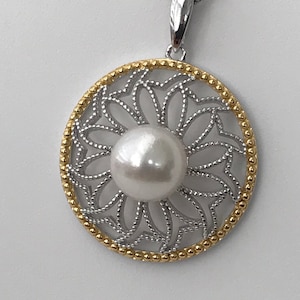 Two Tone Delicate Design Akoya (Japanese) Cultured Pearl Pendant