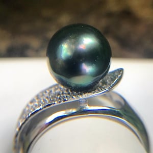 9mm Tahitian Cultured Pearl Ring with Rhodium plating over 925 Sterling Silver.