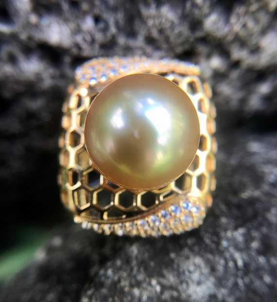 10-11mm Natural Color Golden South Sea Cultured Pearl 