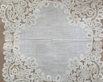 ヴィンテージボビンレースハンカチ、1980年代のグレーブラウンの