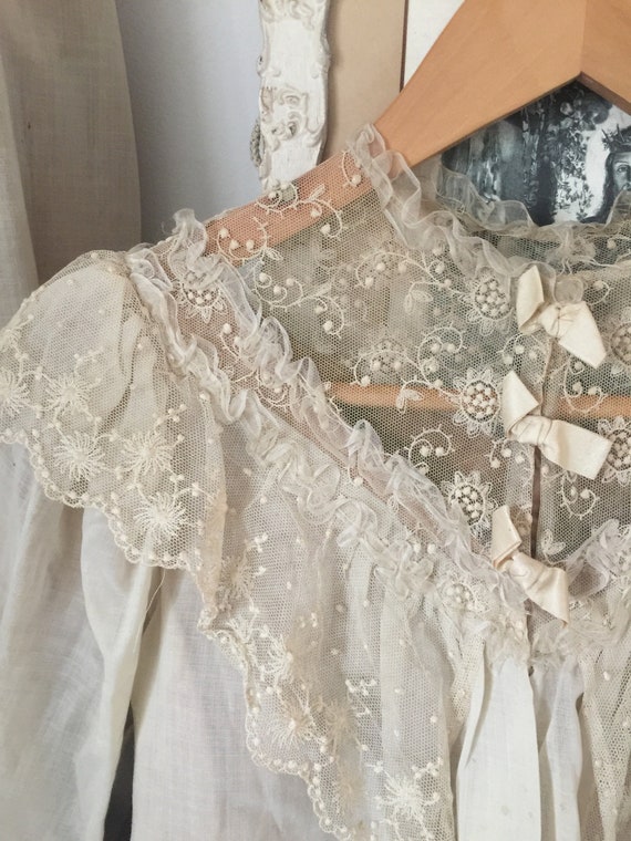 Edwardian Ladies Lace & Linen Afternoon Costume of Bodice and 