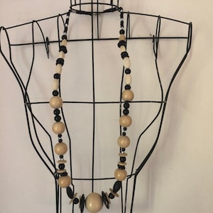 1920’s long large necklace