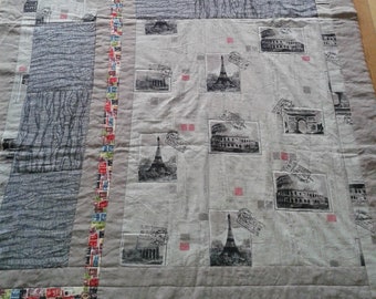 Patchworkdecke "Postcards & Stamps" Quilt Kuscheldecke Patchworkdecke