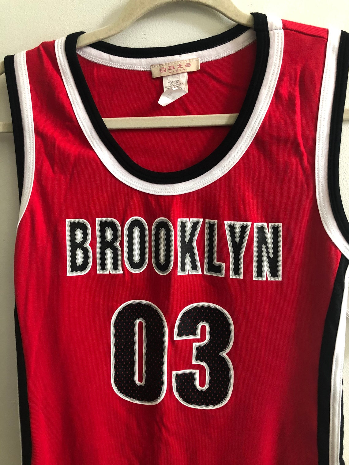Brooklyn Minimalist Red Basketball Jersey - Etsy Sweden