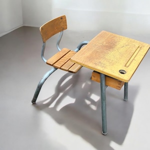 Antique school desk and chair - Etsy 日本 Antique school desk and chair - Etsy 日本