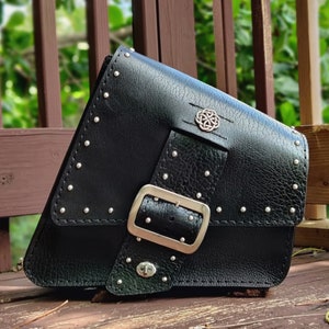 Handcrafted Vegetal Black Leather Motorcycle Left Side Black Saddlebag-Harley Davidson Softail-Universal Swingarm Bag