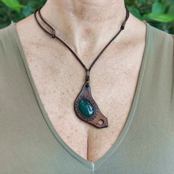 Boho Leather Choker Necklace For Women - Adjustable Brown Cord, Round Pendant, Vintage Style