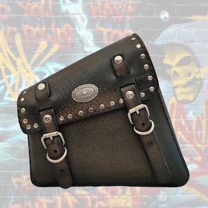 Alforja artesanal Rustic Brown Genuine Vegetal Leather Right Side saddle bag with Conchos-Gift Universal-Harley Davidson Sportster Swingarm Bag