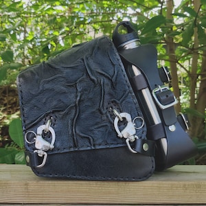 Handcrafted Vegetal Leather Black Right Side Wave Design Motorcycle Saddlebag-Harley Davidson Sportster-Universal Swingarm Bag