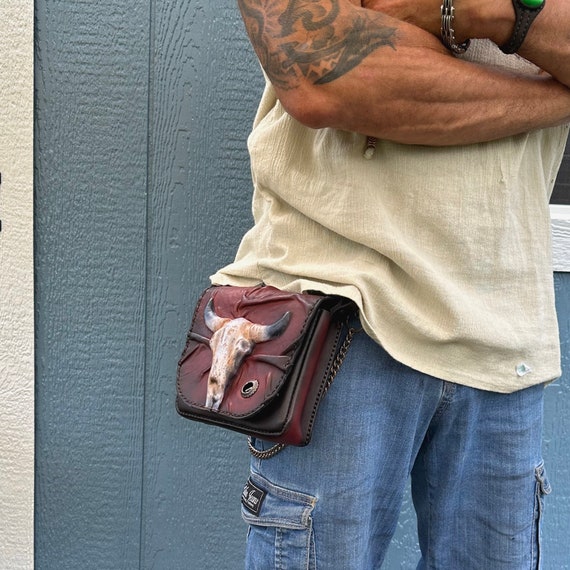 Handcrafted Vegetal Leather Multifunctional Brown Belt Bag  display picture 3