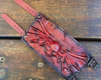 Auf Bestellung X Große handgefertigte echte Pflanzliche Kastanienbraun und schwarze Leder Vampir-Schädel-Design Manschette-Unisex Geschenk-Schädel-Leder-Armband