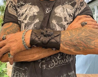 Made To Order-Handcrafted Large Genuine Vegetal Leather Black Fleur De Lis Skull Design Cuff - Unisex Gift Skull Leather Bracelet