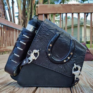 Handcrafted  Vegetal Leather Black Iron Horse Motorcycle Left Side Saddlebag-Gift Universal Harley Davidson Softail Swingarm Bag