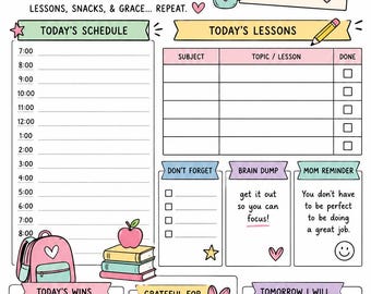 Puede incluir: Un planificador diario de escuela en casa colorido con secciones para el horario, las lecciones y los recordatorios. Incluye una mochila rosa, libros y una ilustración de manzana. Presenta el texto "Daily Homeschool Planner".