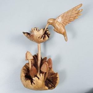 Feeding bird Wall Decor, Wooden Colibri, Flower, Hummingbird Statue, Sculpture,  Wall Art, Gift for Her, Heartwarming Gift For Mother