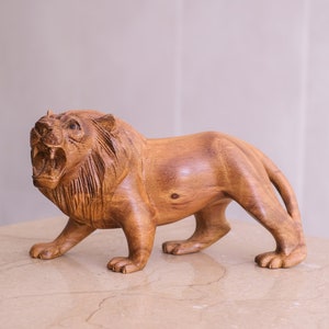 Wooden lion Sculpture, Hand Carved Statue, Wood Carving, African Animal Figurine, Safari, Home Decor, Bookshelf Decor, Boyfriend Gift