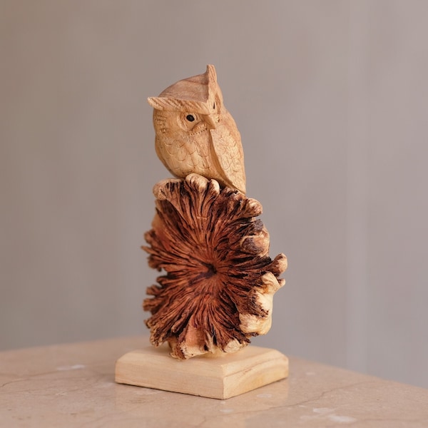 Figurine en bois de hibou sur arbre, sculpture, décorative, statue d'oiseau faite main, sagesse, décoration de bureau, ornement unique, tropical, cadeau pour parent
