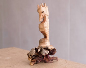 タツノオトシゴの木彫り 11.5インチ / 29 cm、タツノオトシゴの彫刻