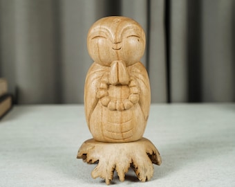 Jizo Holding Prayer Beads Statue, Praying, Buddha Sculpture, Wood Figurine, Wooden Jizo, Shelf Decor, Tabletop Decor, Gift for Bestfriend