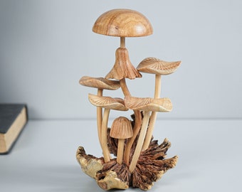 Houten beeldje van een vliegenzwam (Amanita), kerstdecoratie, voor paddenstoelenliefhebbers, kunst, natuurlijk object, eindejaarsgeschenk