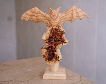Hölzerne Fledermaus Skulptur, Holzschnitzerei, einzigartige Statue, Fledermaus Liebhaber, Tier, rustikal, Ornament, Cottagecore, Exotisch, Housewarming, Mutter Verlust Geschenk