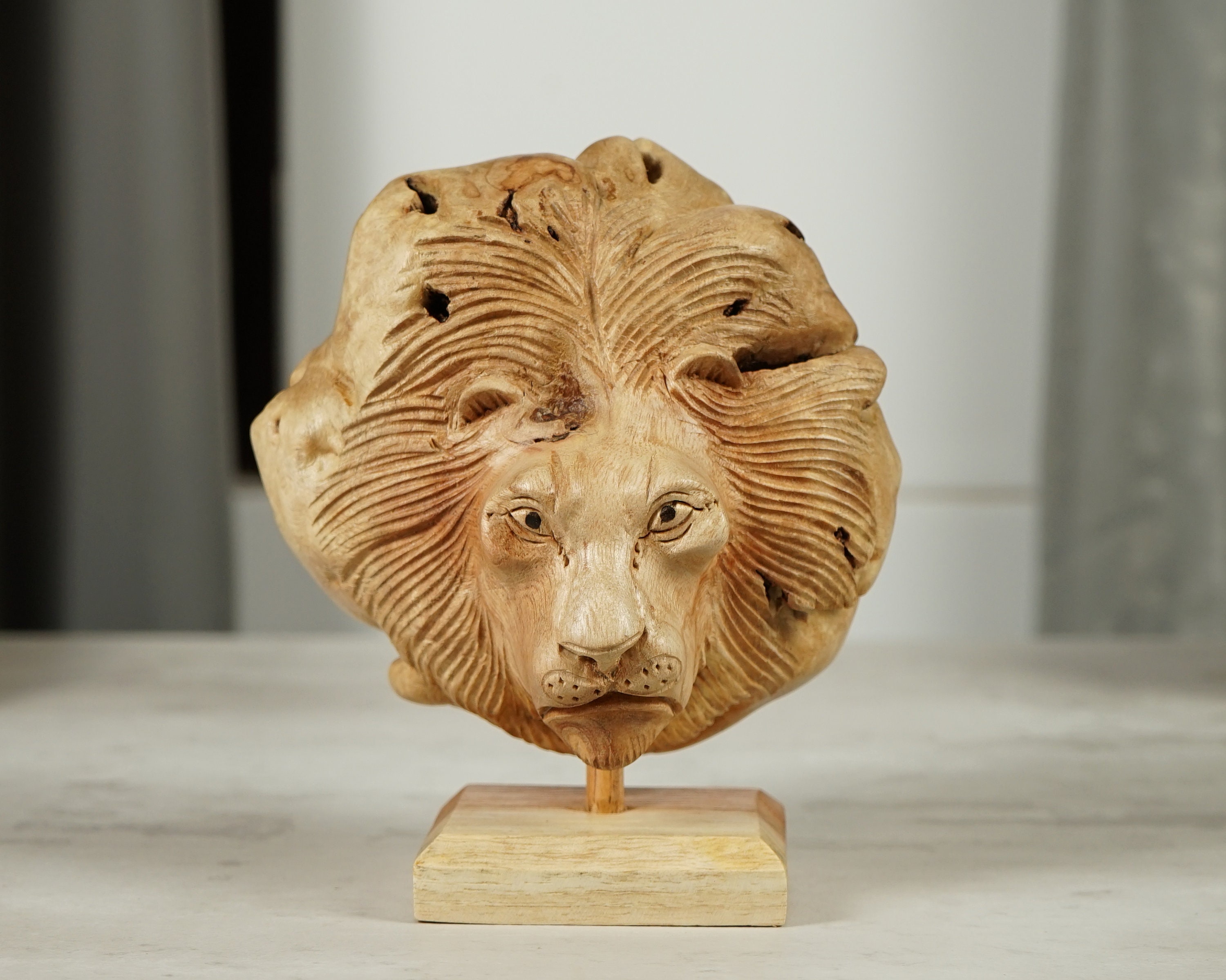 大型　重量感　木彫　ライオン　作者サイン　百獣の王 極上品 百獸之王 ライオン 彫刻工芸品 置物 彫刻 芸彫閣 通販