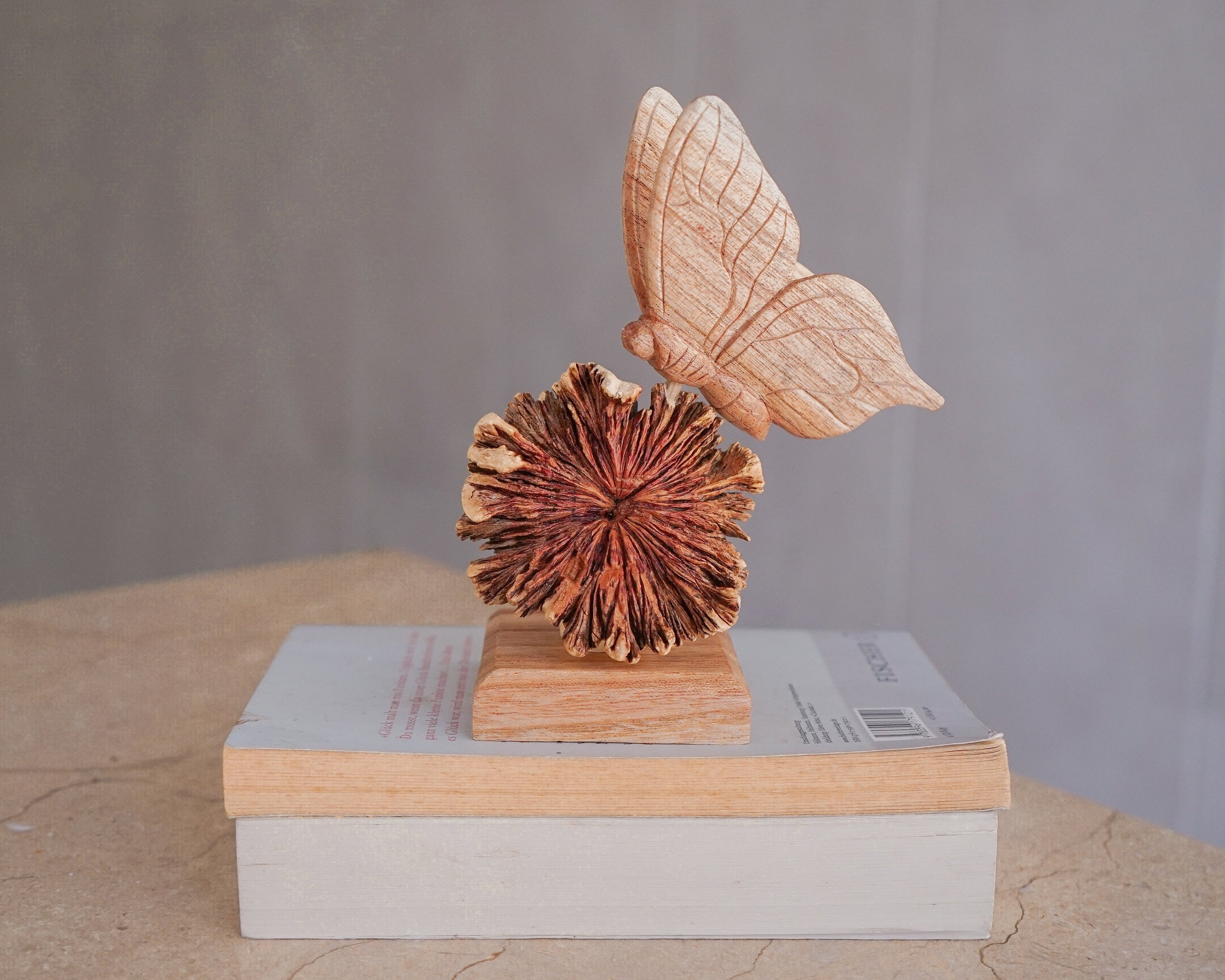 木製の蝶の置物、手作りの彫刻、花、自然芸術、昆虫、動物、新築祝い