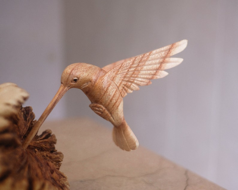 Wooden Hummingbird Feeding on a Flower, Handmade Sculpture, Wood Carving Figure, Bird Statue, Colibri, Handmade Deco, Birthday, Mother Day image 4