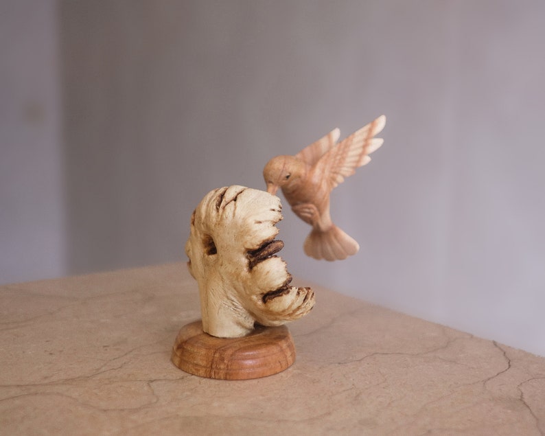 Wooden Hummingbird Feeding on a Flower, Handmade Sculpture, Wood Carving Figure, Bird Statue, Colibri, Handmade Deco, Birthday, Mother Day image 6