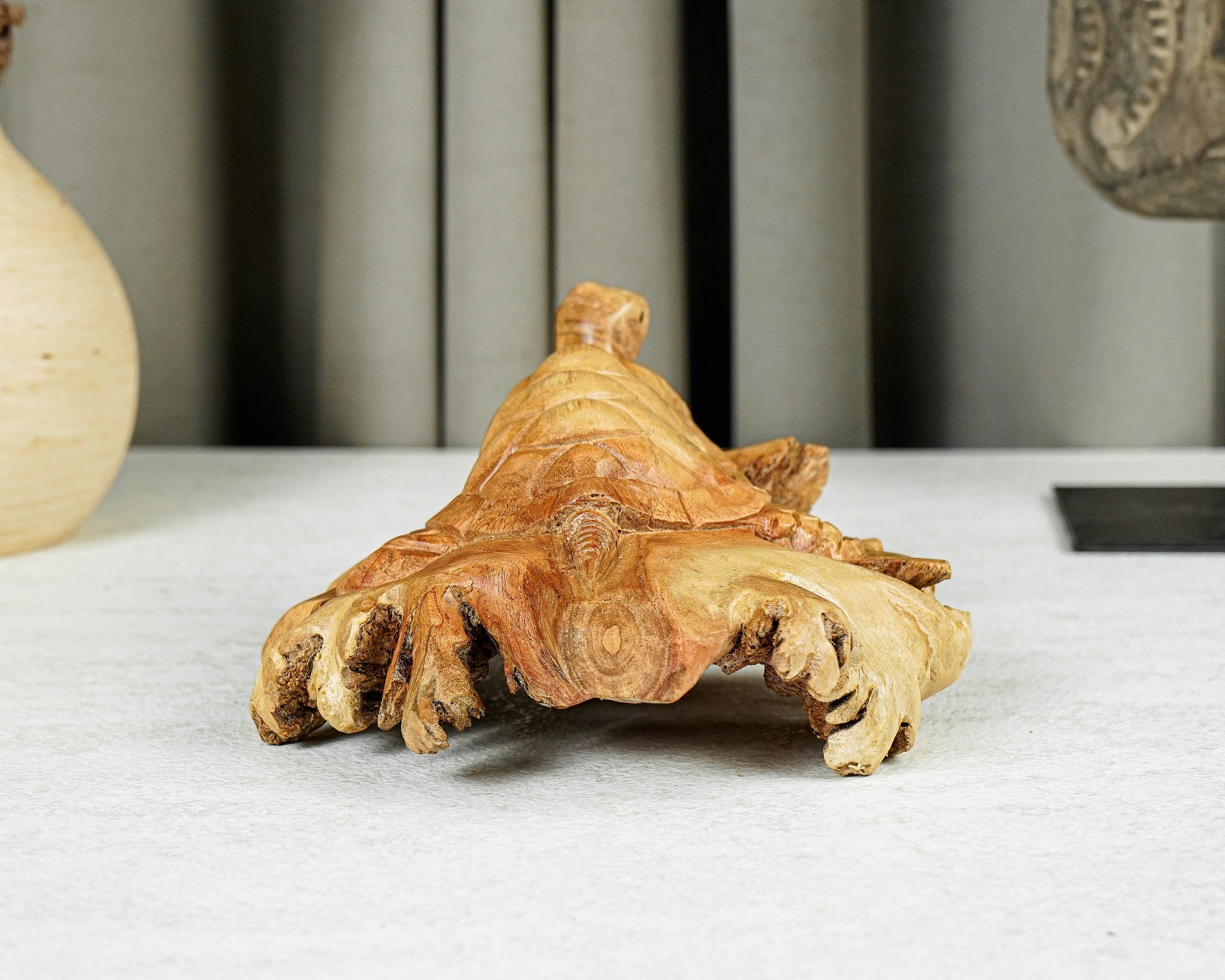 木製の亀の像、亀の彫刻、木彫り、自然アート、素朴な彫刻、アート